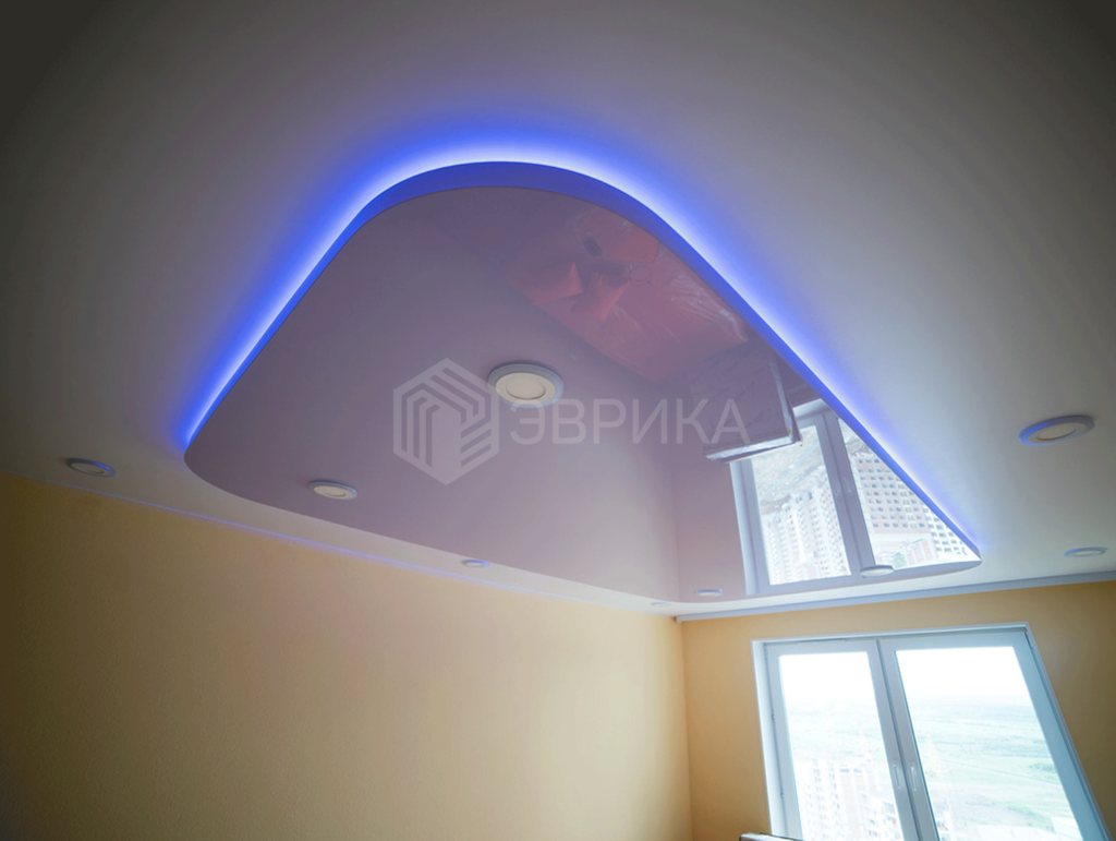 двухуровневый натяжной потолок со светодиодной подсветкой